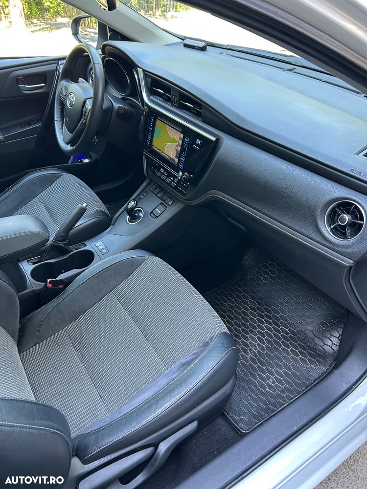 Toyota Auris 1.8 L VVT-i Sol+ - 7