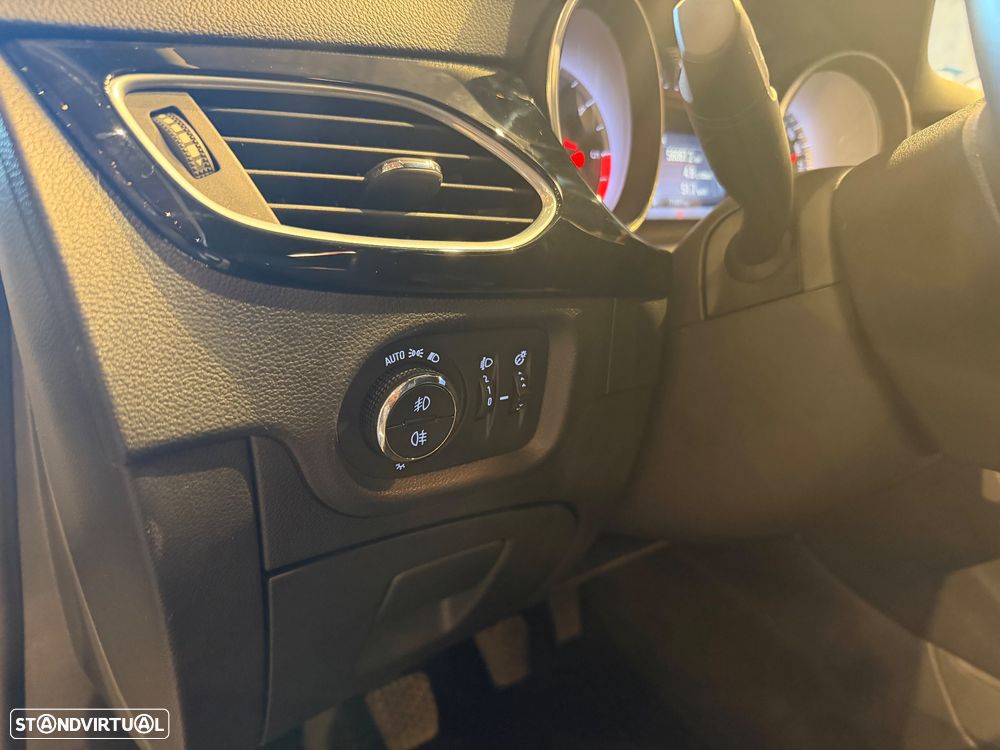 Opel Astra 1.6 CDTI Dynamic Sport S/S - 18