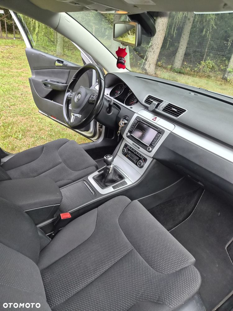 Volkswagen Passat - 7