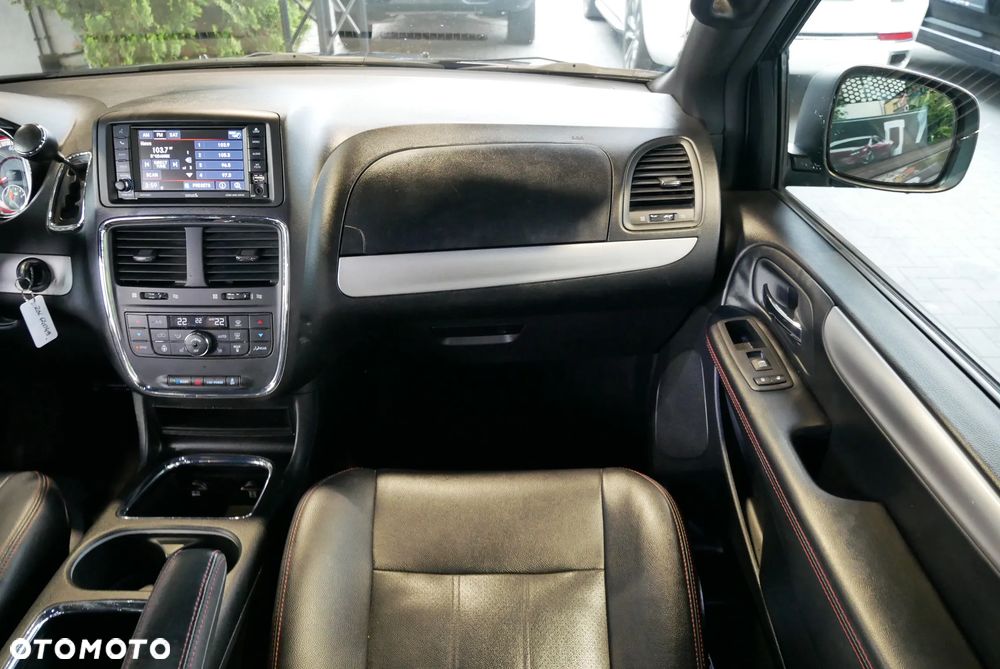 Dodge Grand Caravan - 15