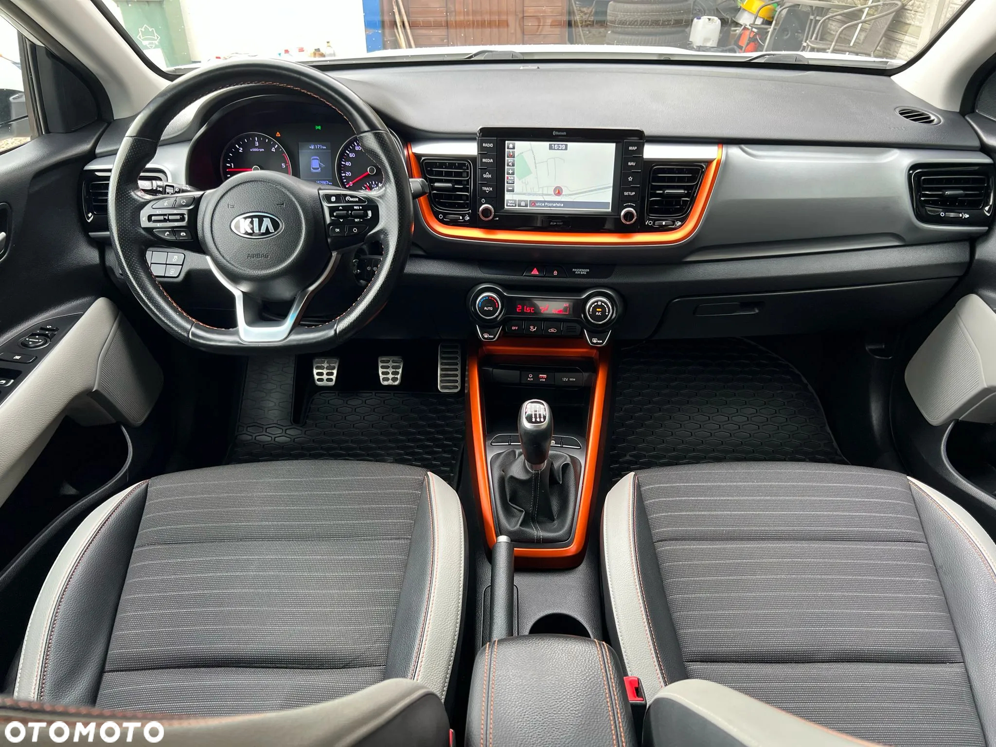 Kia Stonic 1.6 CRDi SCR L - 3
