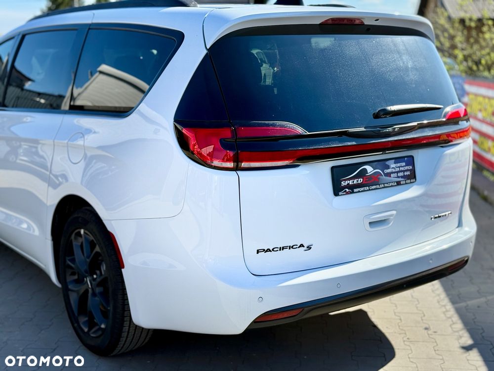Chrysler Pacifica - 10
