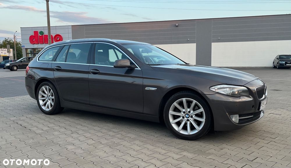 BMW Seria 5 520d Luxury Line - 4