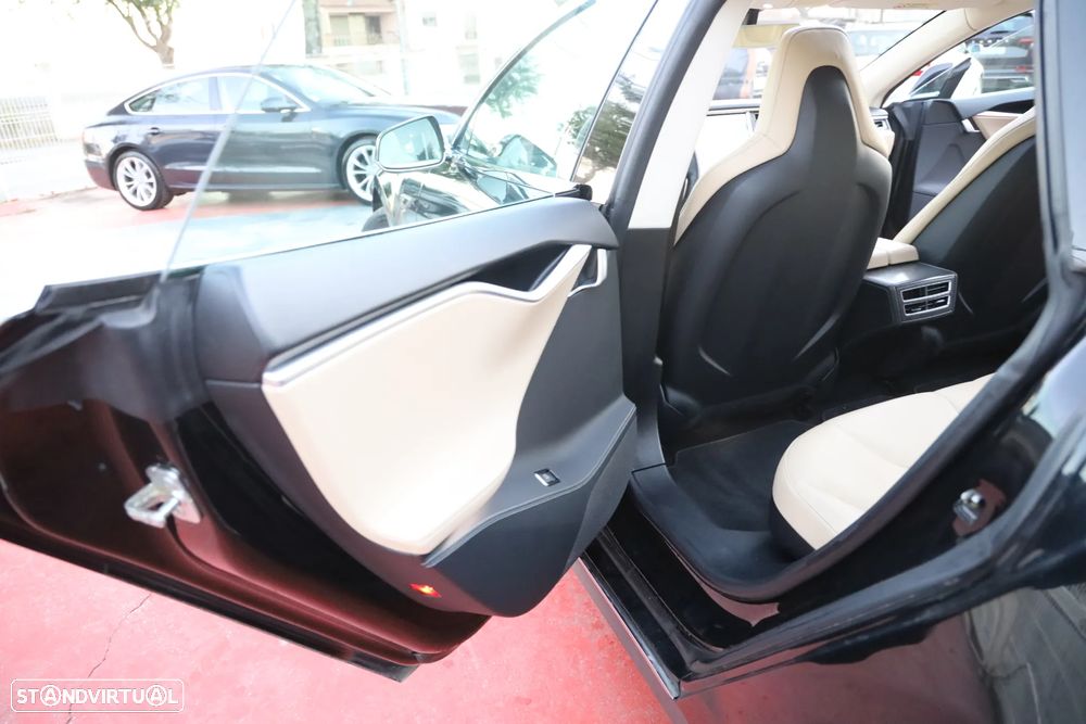 Tesla Model S 85D - 13