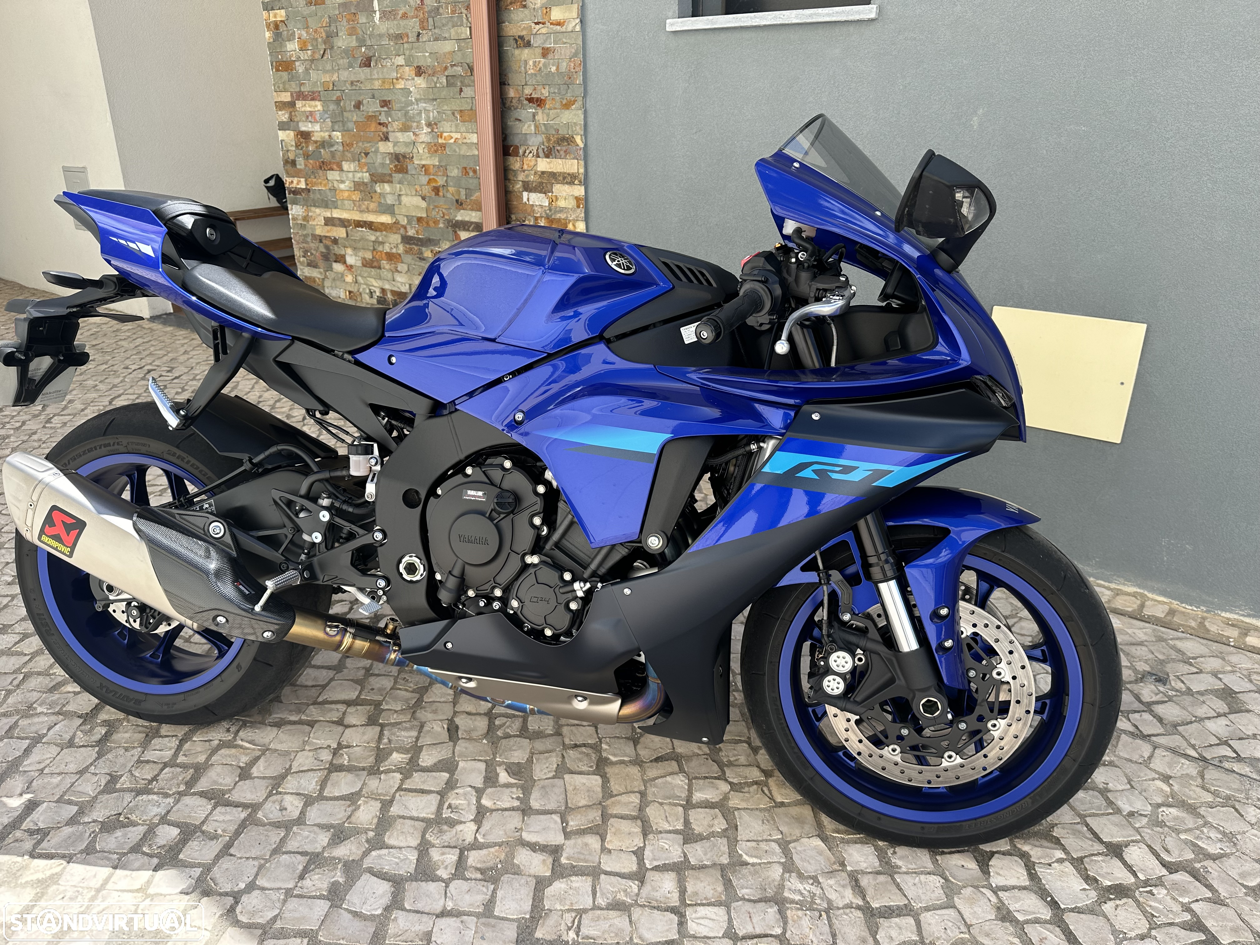 Yamaha YZF r1 modelo de 2024 - 2
