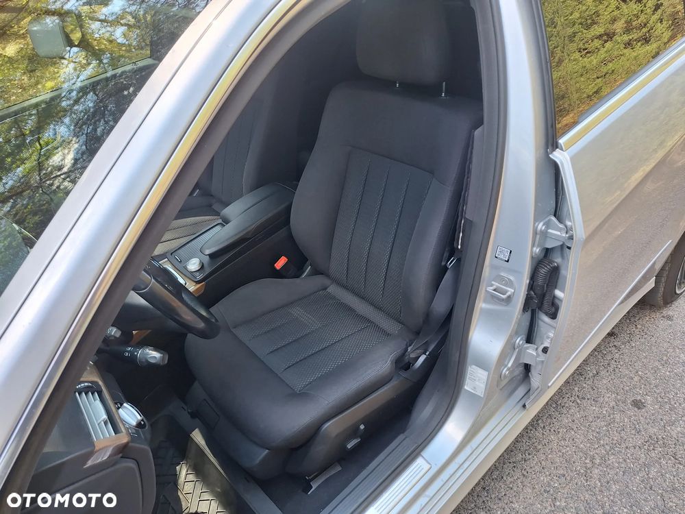 Mercedes-Benz Klasa E 200 CGI BlueEFFICIENCY 7G-TRONIC Elegance - 19