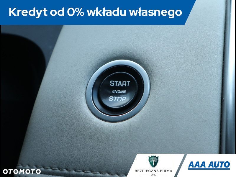 Land Rover Discovery Sport - 24