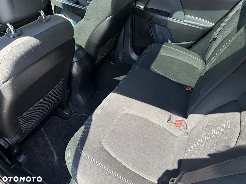 Kia Sportage 1.7 CRDI 2WD Attract - 12