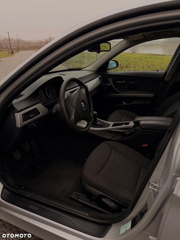 BMW Seria 3 320d - 12