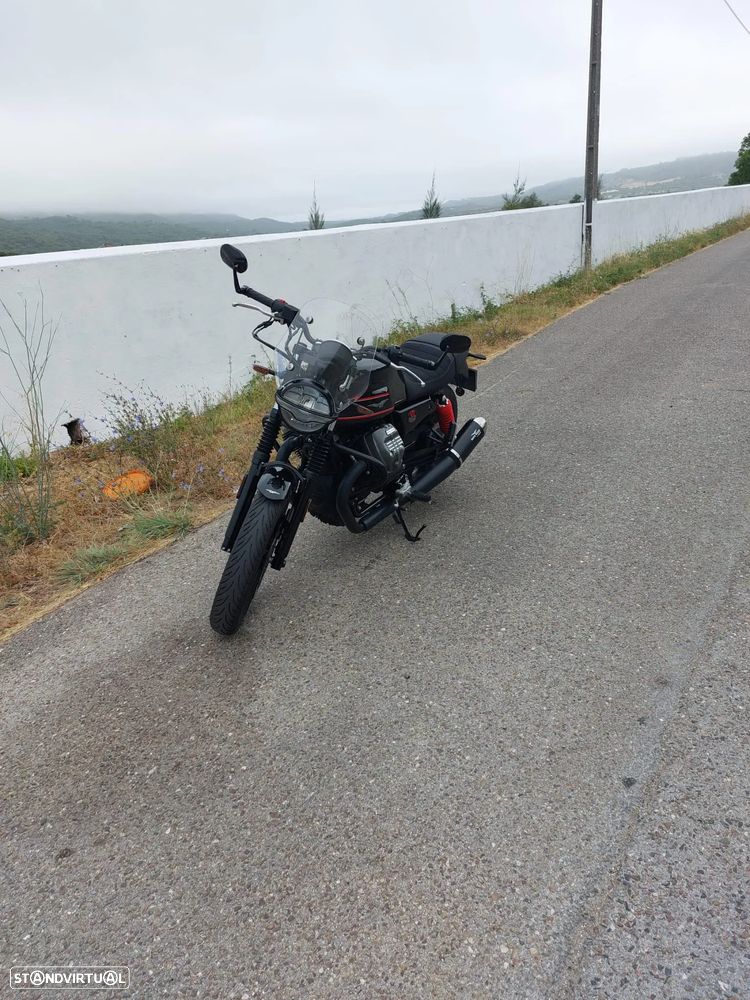 Moto Guzzi V7 Stone Special Edition - 10
