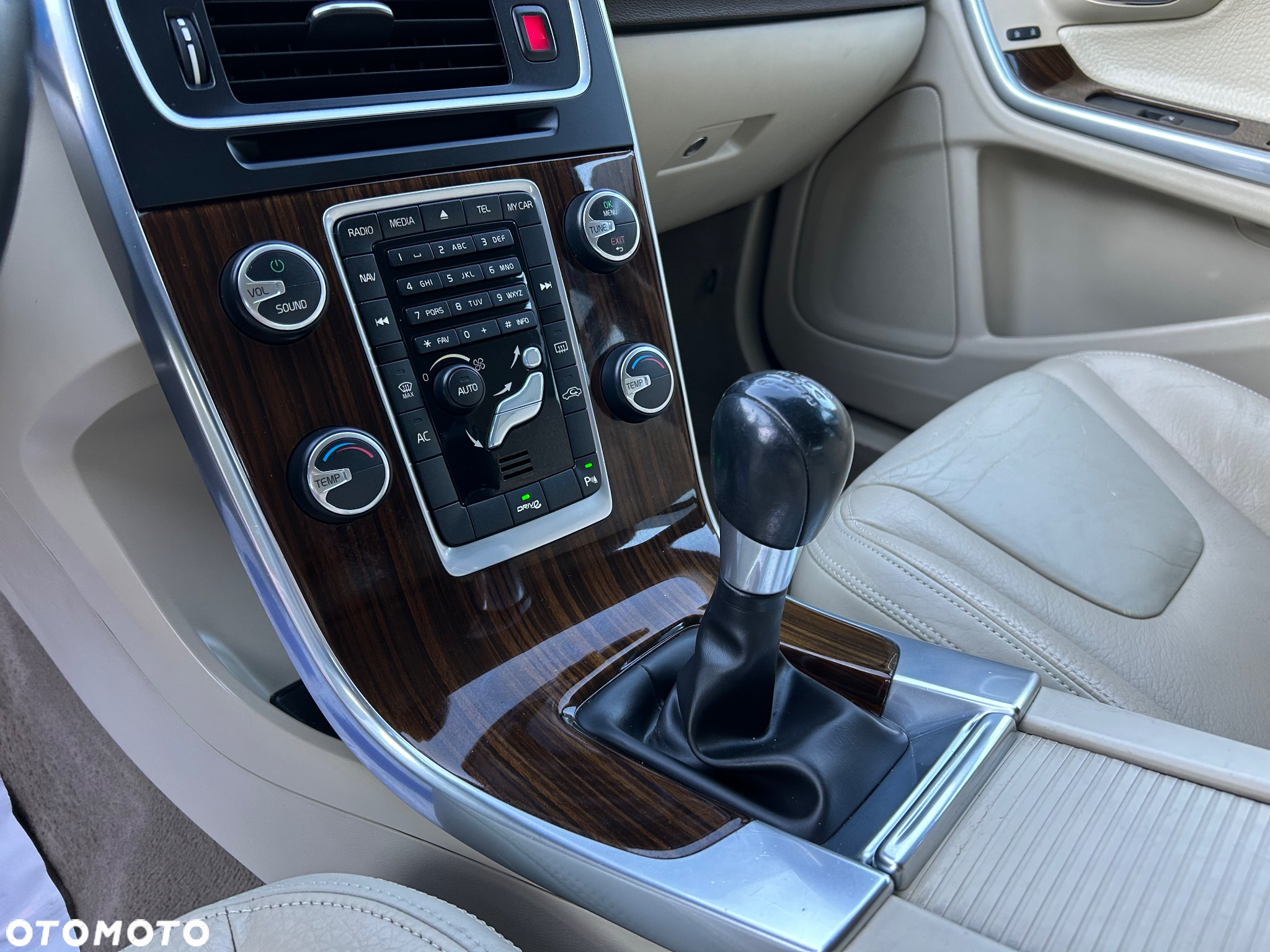 Volvo V60 D2 Summum - 19