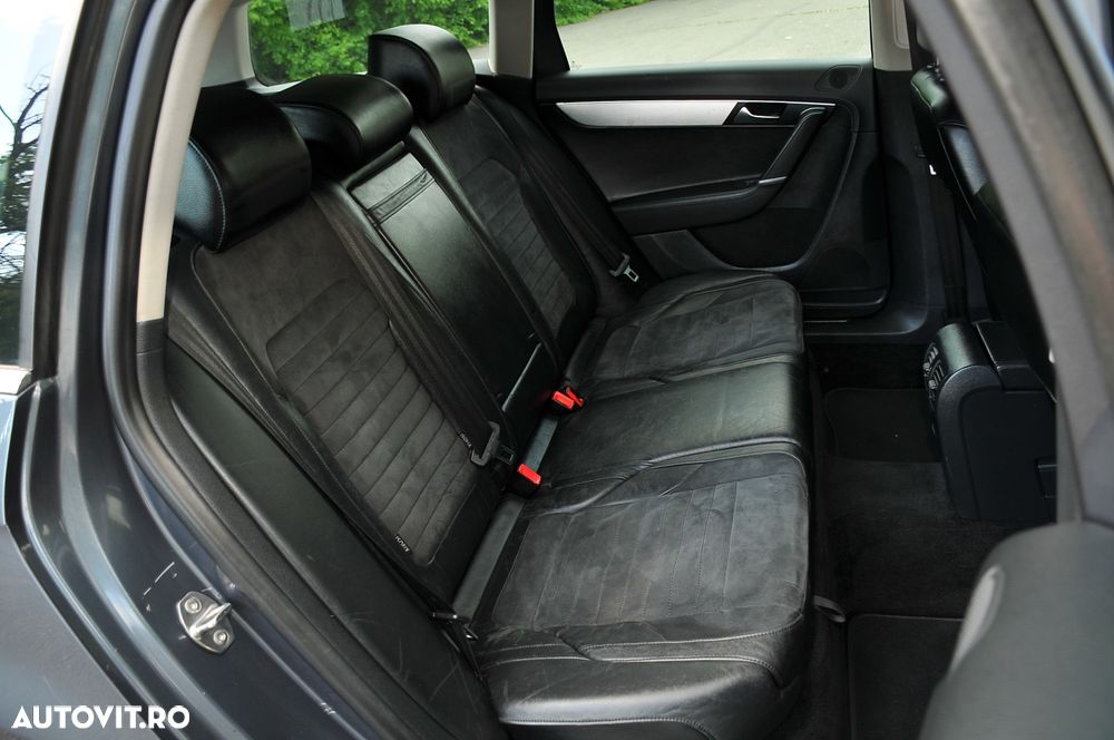 Volkswagen Passat 2.0 TDI Highline - 17