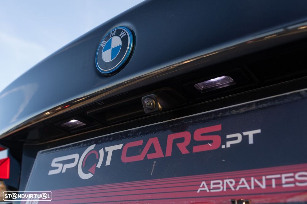 BMW 530 e Pack M - 12