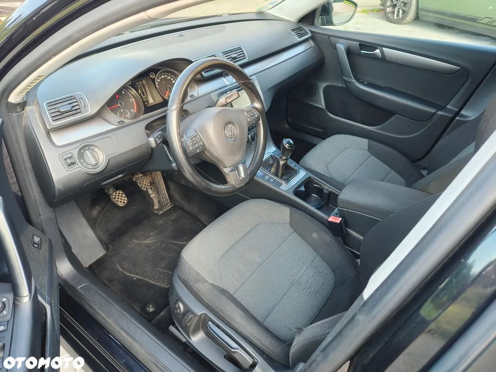 Volkswagen Passat 2.0 Blue TDI SCR Comfortline - 21