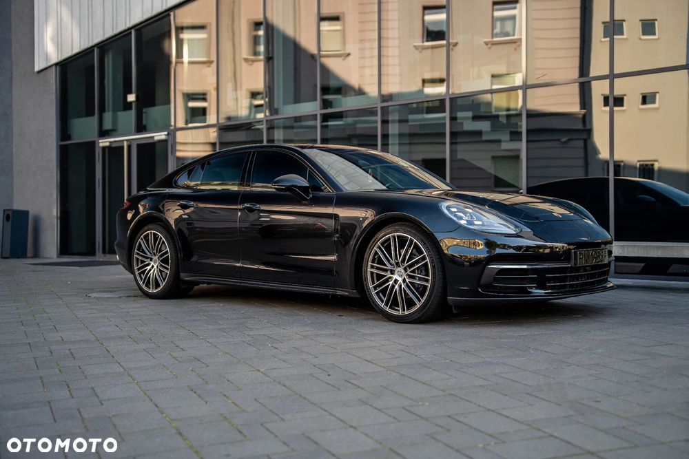 Porsche Panamera 4 Platinum Edition - 15