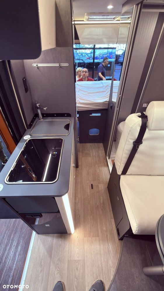 Laika KOSMO 60 SUPREMO z oknem SkyView - 16