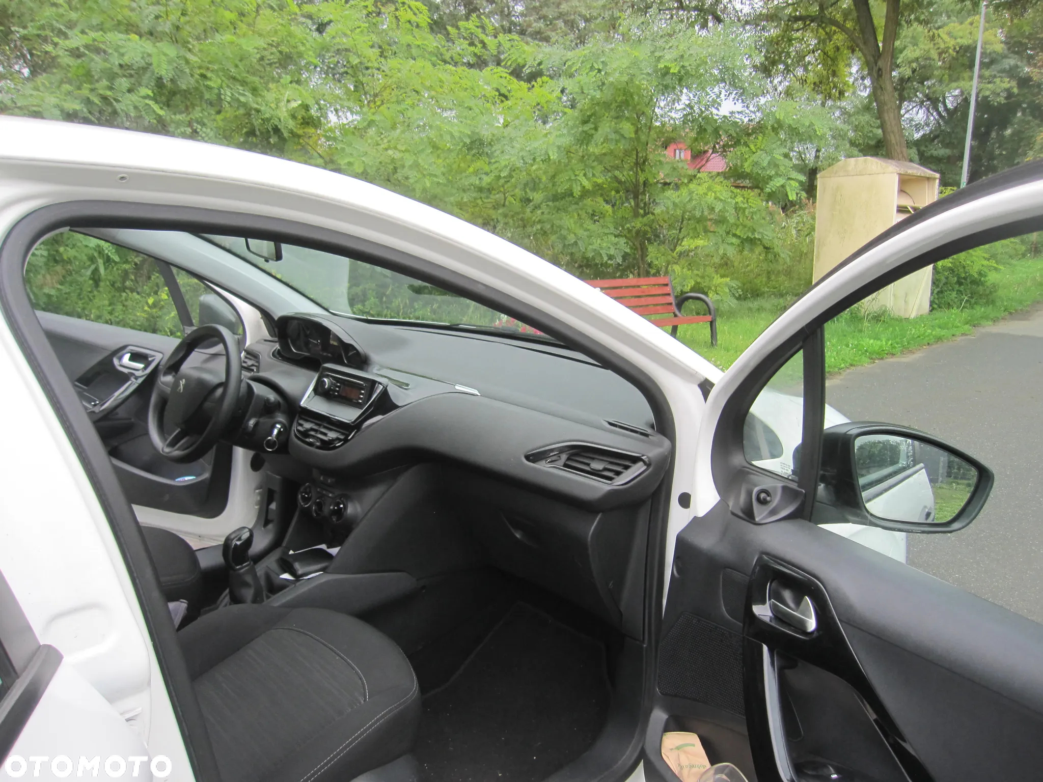 Peugeot 208 1.6 BlueHDi Allure S&S - 7