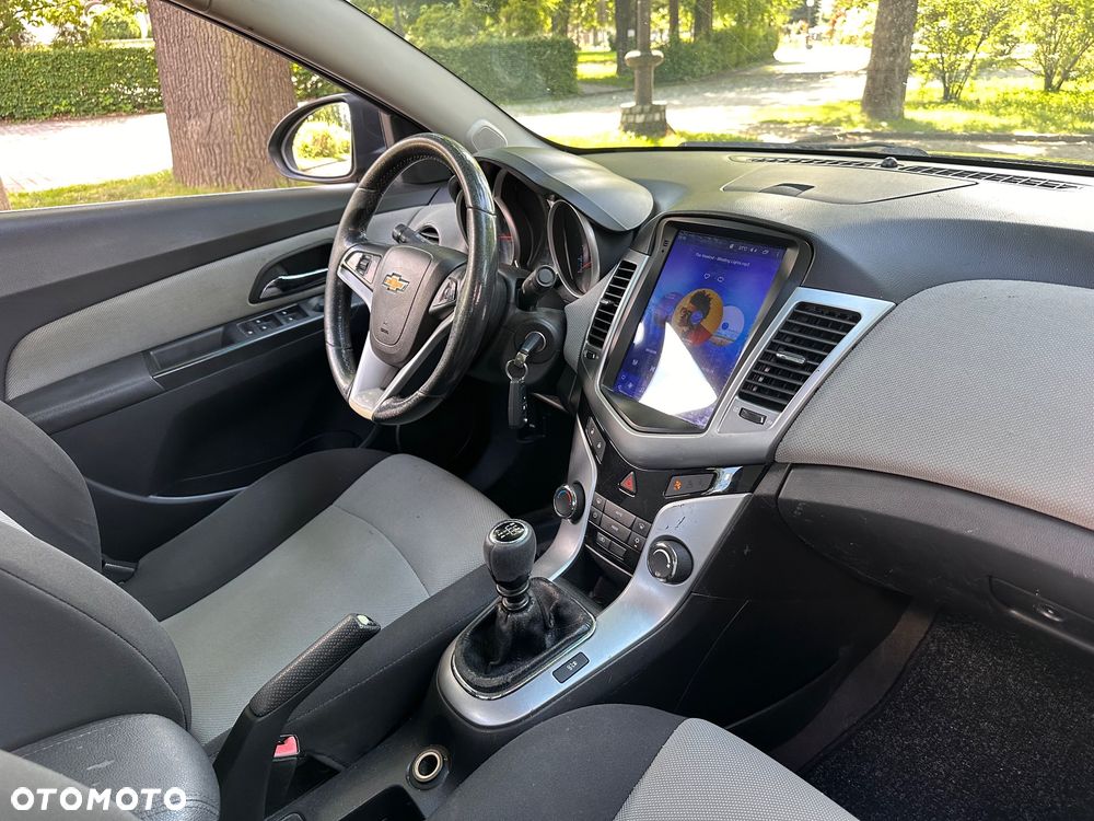 Chevrolet Cruze 1.8 LS+ - 5
