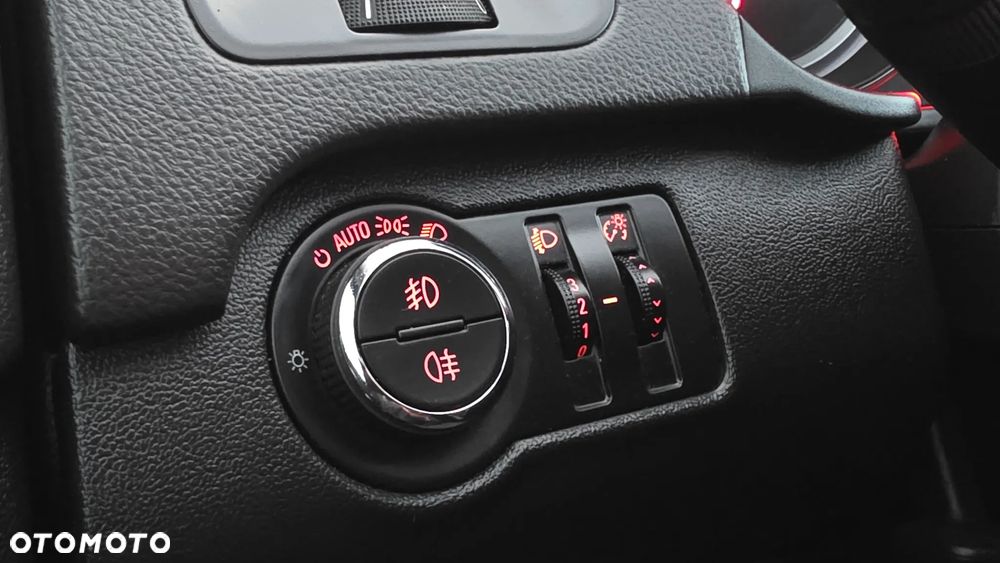 Opel Insignia 1.6 T Cosmo - 18