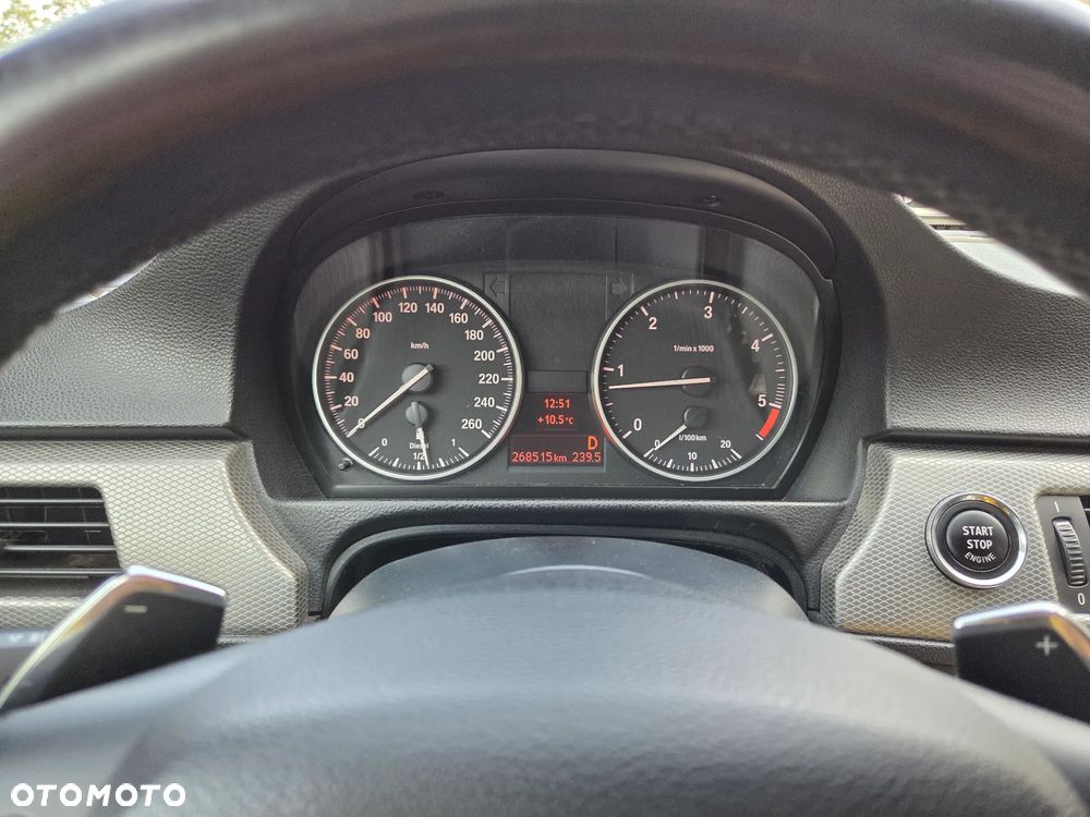 BMW Seria 3 320d DPF Cabrio M Sport Edition - 29