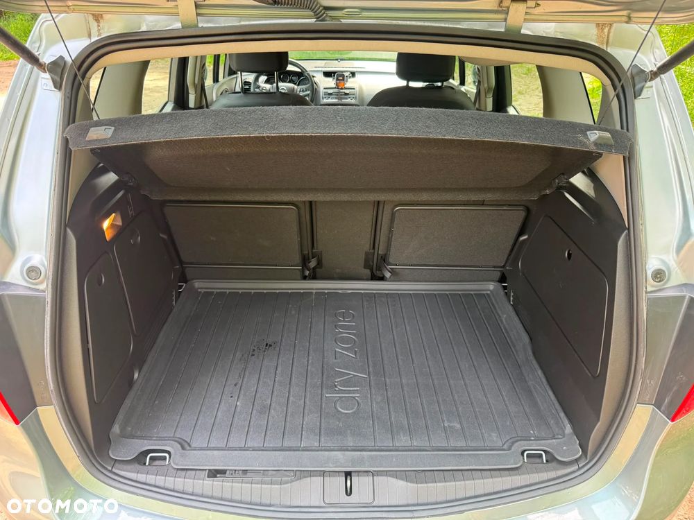 Opel Meriva - 26
