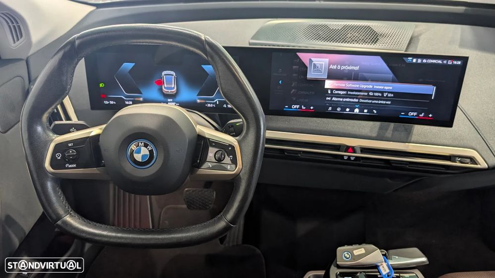 BMW iX xDrive 40 - 17