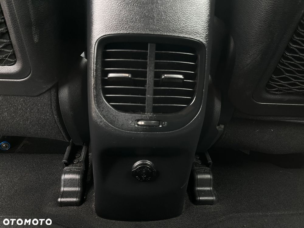 Kia Carens 1.6 GDI M - 22