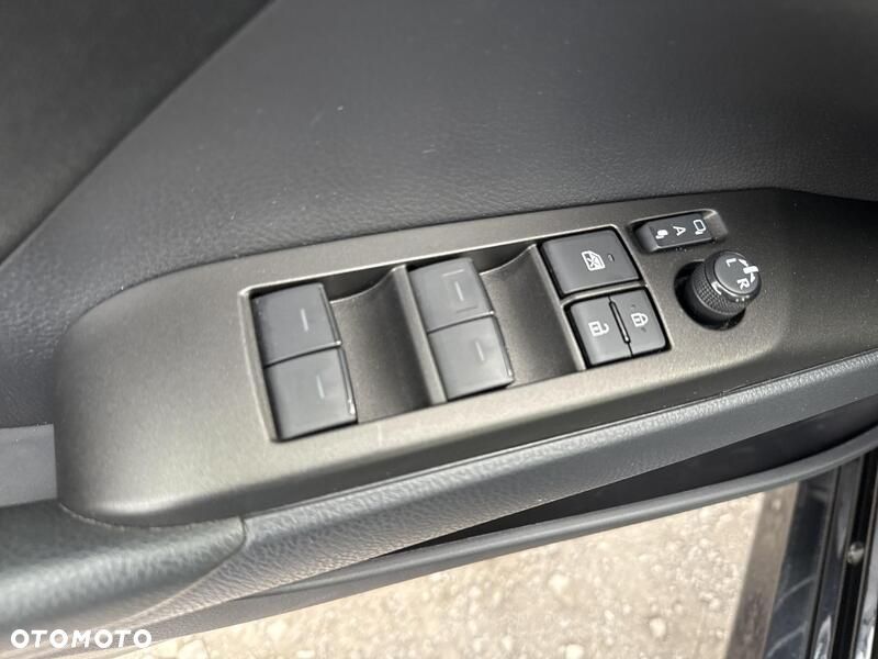 Toyota Camry 2.5 Hybrid Comfort CVT - 12