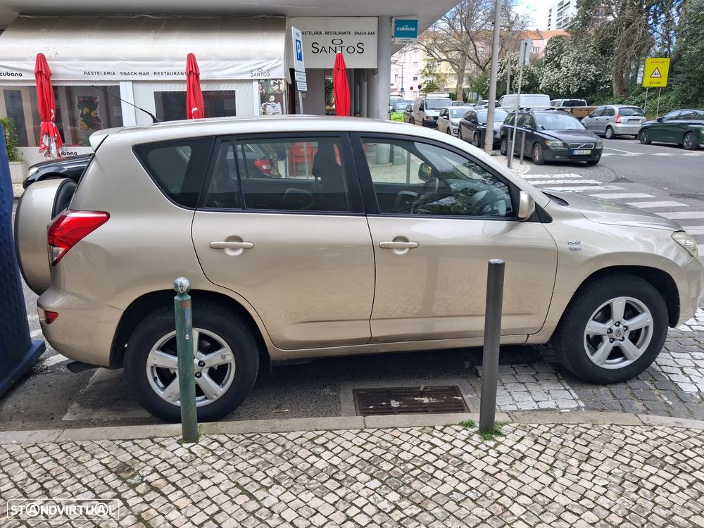 Toyota RAV4 2.2 D-4D - 3