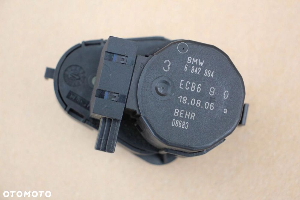 Silniczek nagrzewnicy BMW 5 E60 E61 oryginalny 6942994 - 1
