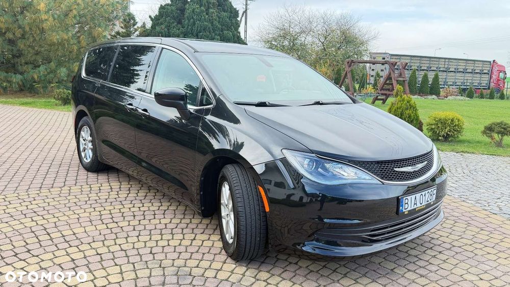 Chrysler Pacifica - 8