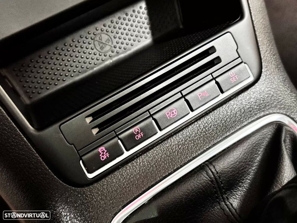 VW Tiguan 2.0 TDi Sport BlueMotion - 39