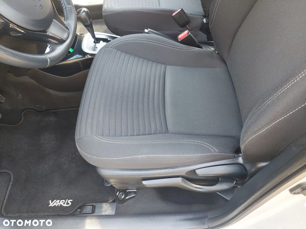 Toyota Yaris - 16