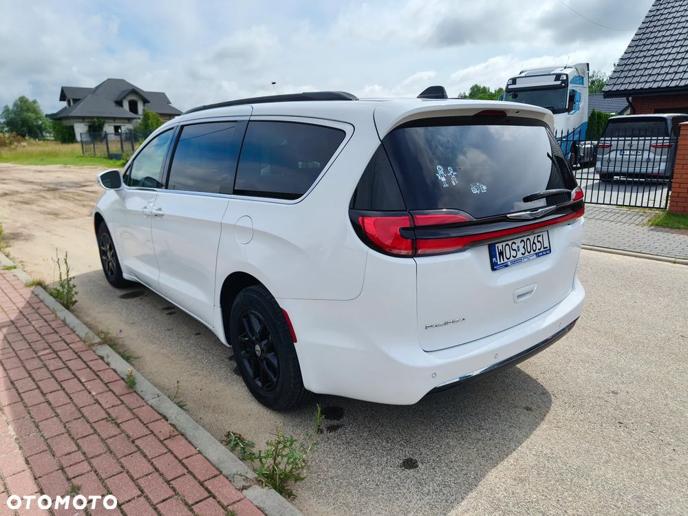 Chrysler Pacifica - 4
