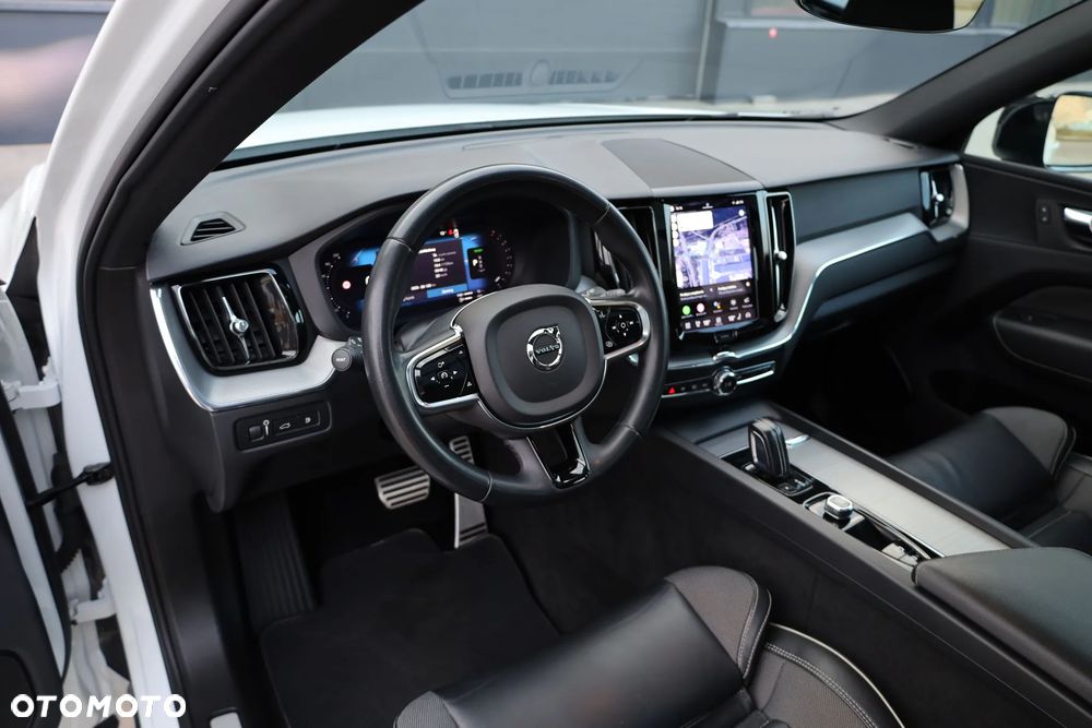 Volvo XC 60 T6 AWD Recharge Geartronic RDesign - 23