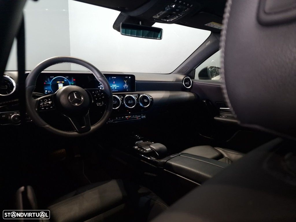 Mercedes-Benz A 180 Limousine d Progressive Aut. - 17
