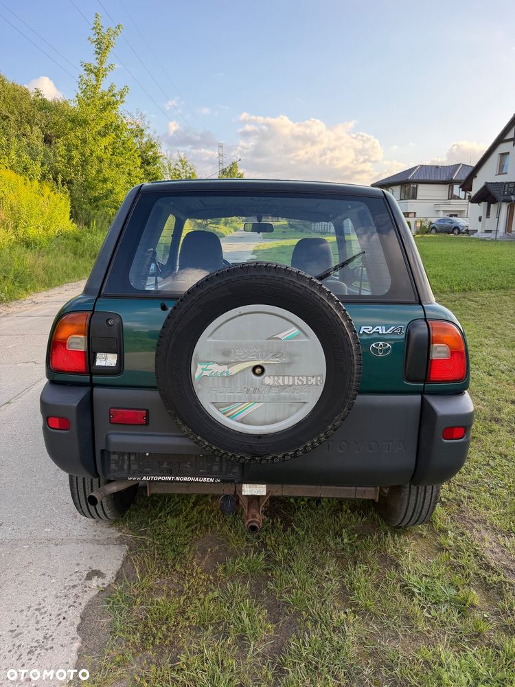 Toyota RAV4 2.0 - 12