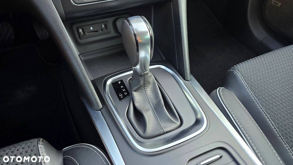 Renault Megane ENERGY TCe 130 EDC BOSE EDITION - 20
