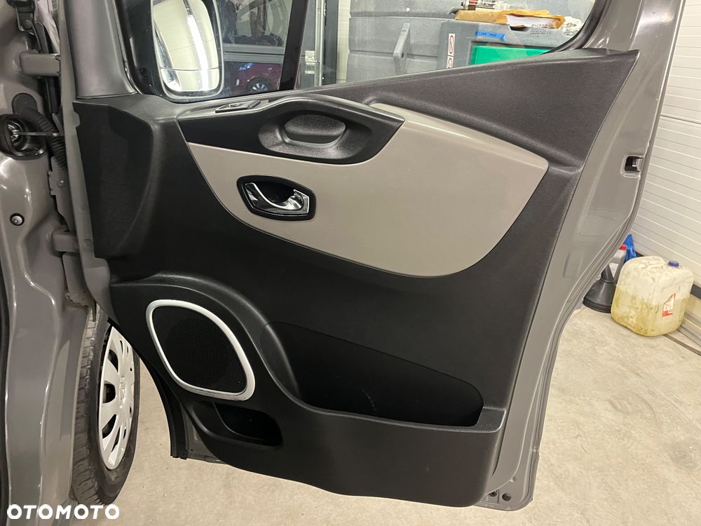 Renault Trafic - 25
