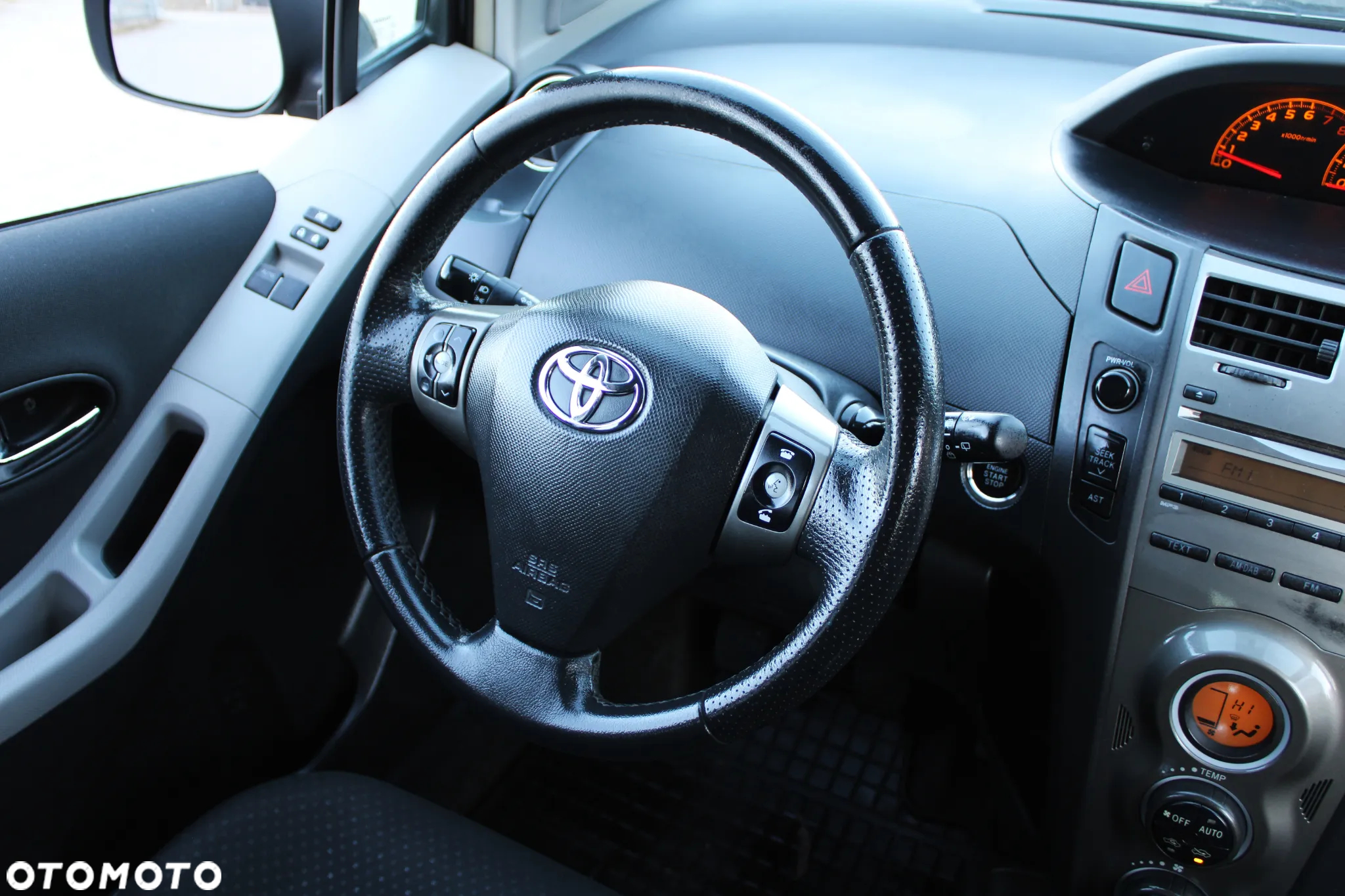 Toyota Yaris - 18