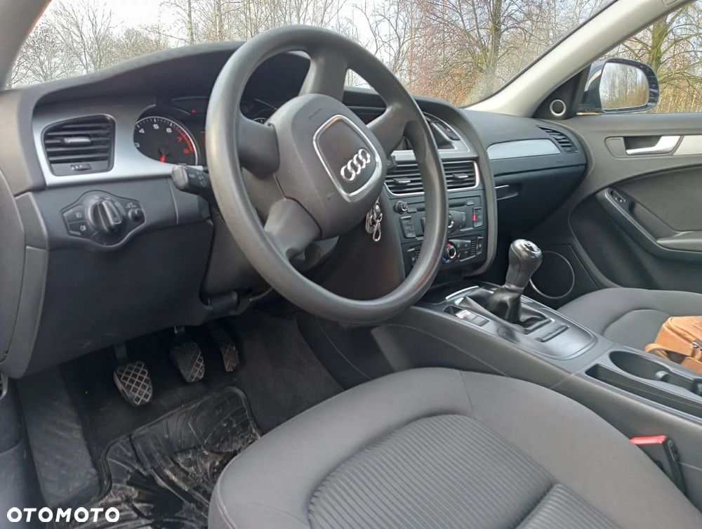 Audi A4 Limousine - 5