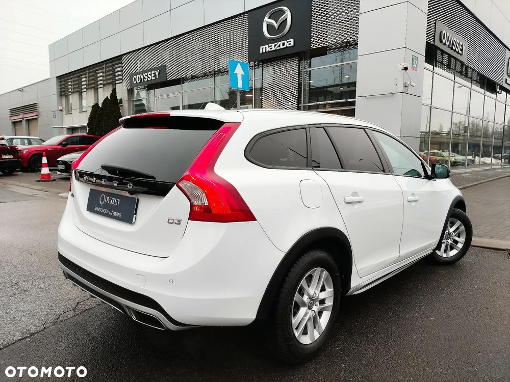 Volvo V60 Cross Country D3 Drive-E Momentum - 3