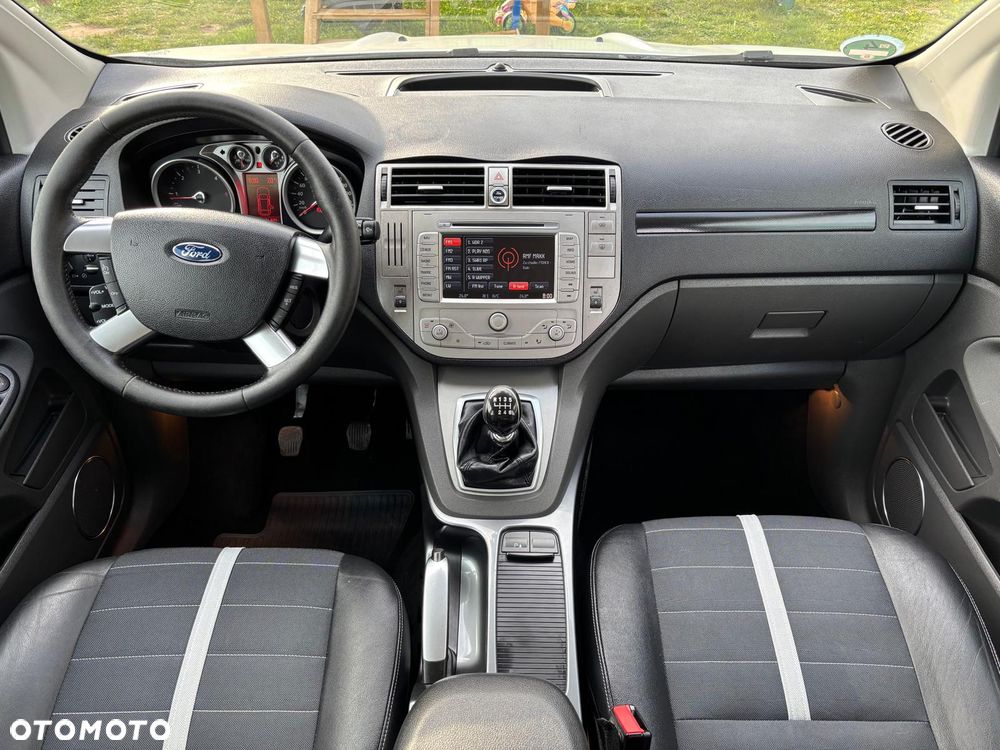 Ford Kuga 2.0 TDCi 4x4 Titanium - 6