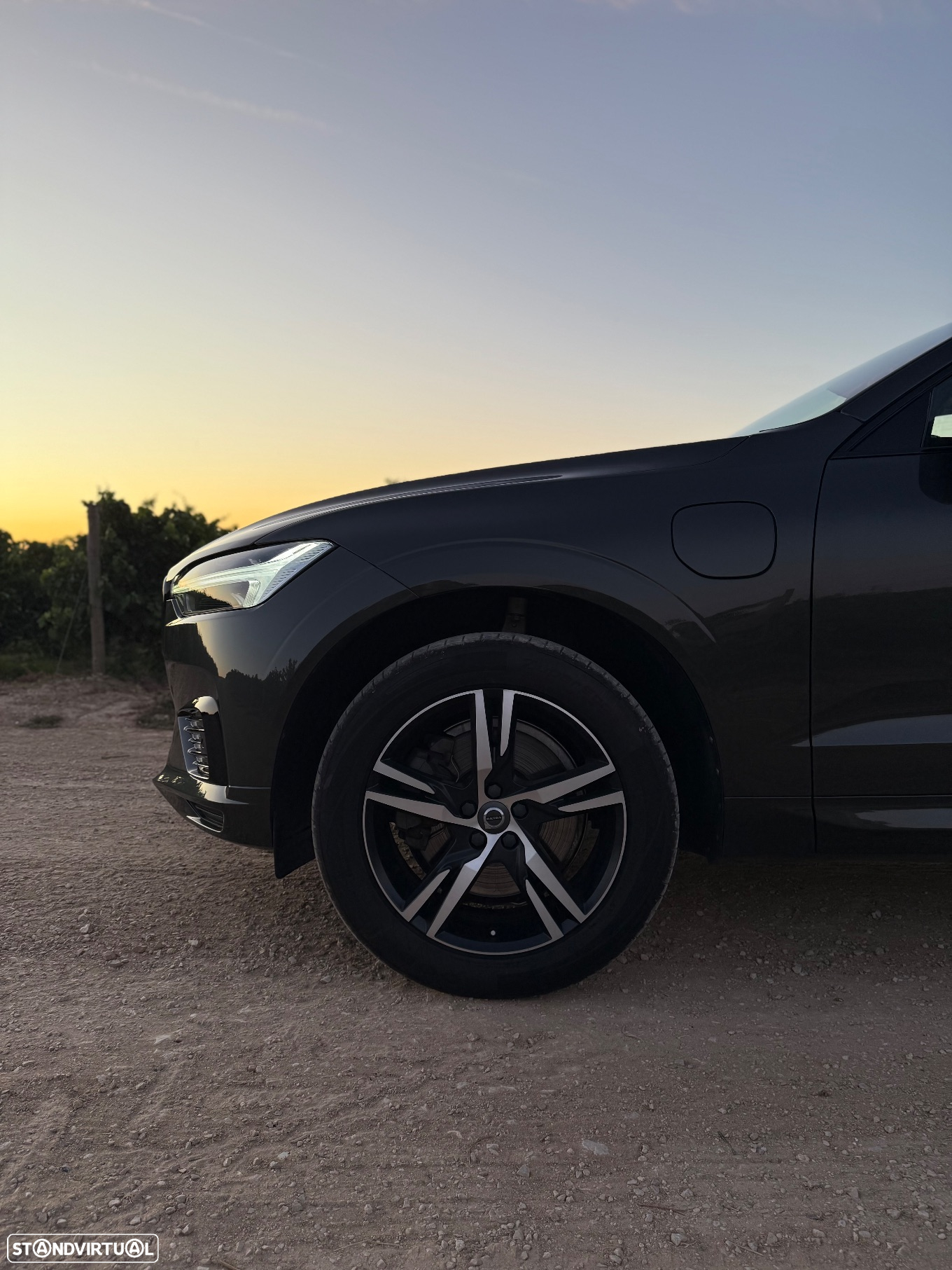 Volvo XC 60 2.0 T6 PHEV R-Design AWD - 12