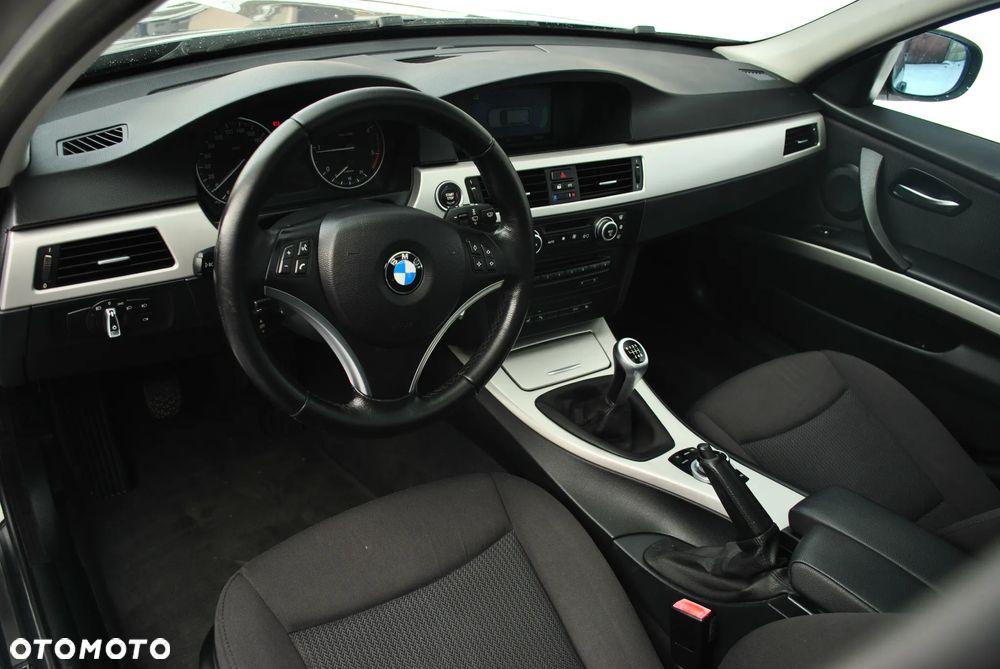 BMW Seria 3 320d DPF - 8