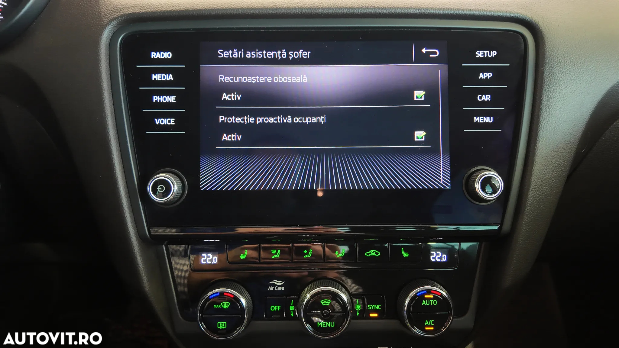 Skoda Octavia Combi Diesel 2.0 TDI 4X4 DSG Scout - 30