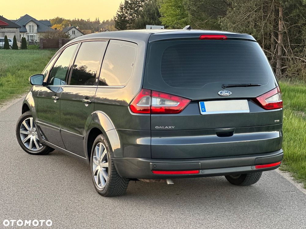 Ford Galaxy - 8
