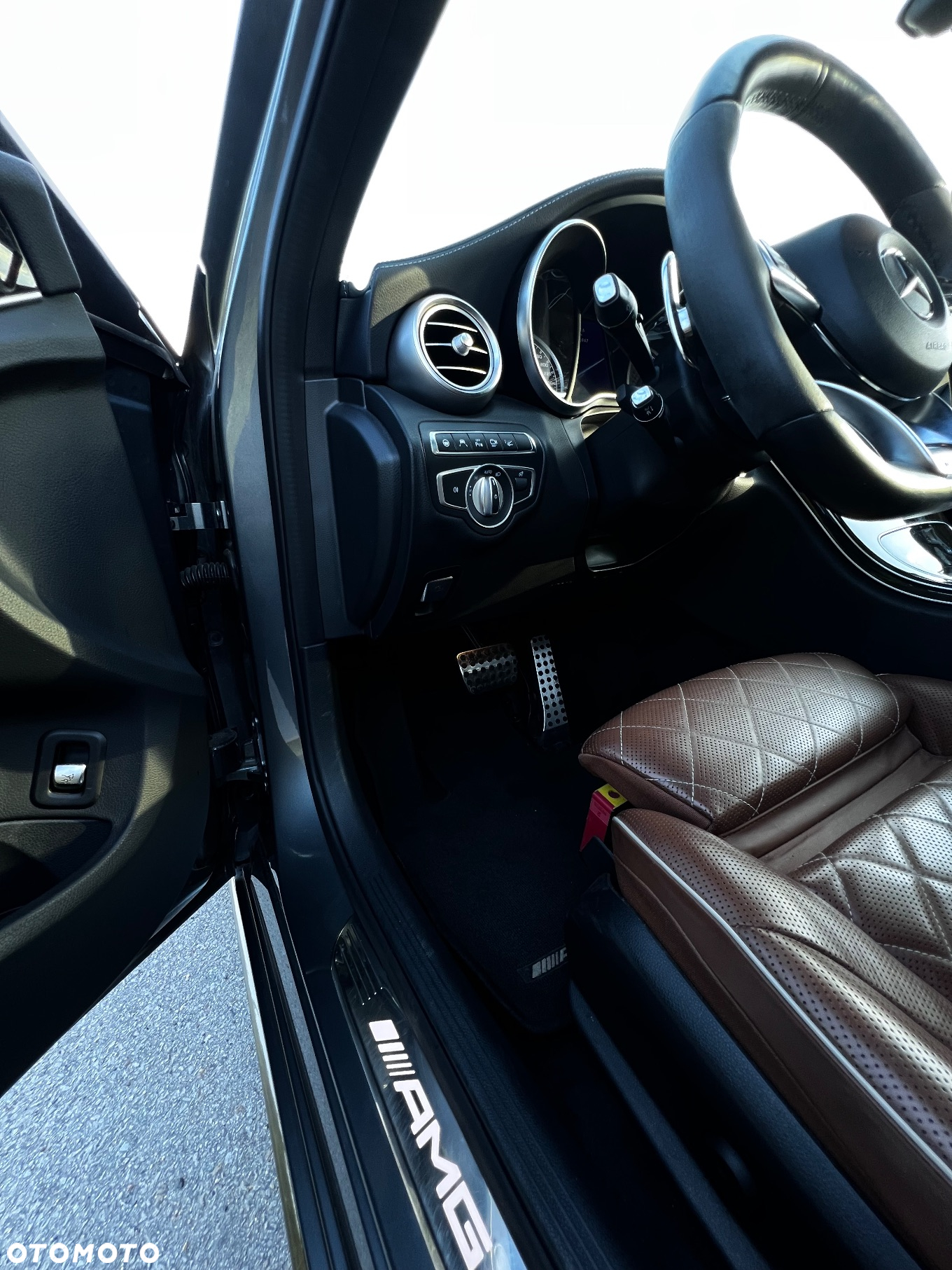 Mercedes-Benz Klasa C AMG 43 4Matic T 9G-TRONIC - 26