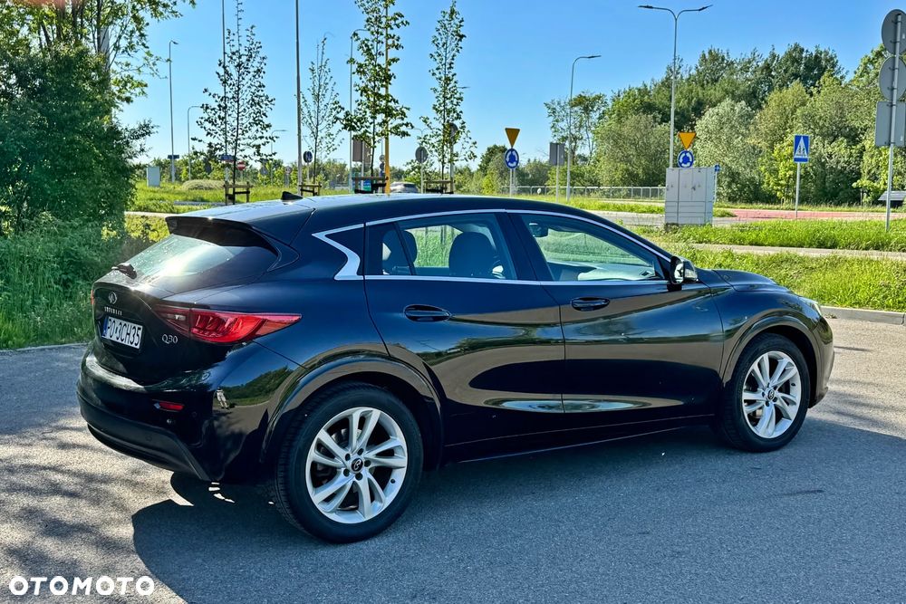 Infiniti Q30 1.5d Business 7DCT - 4