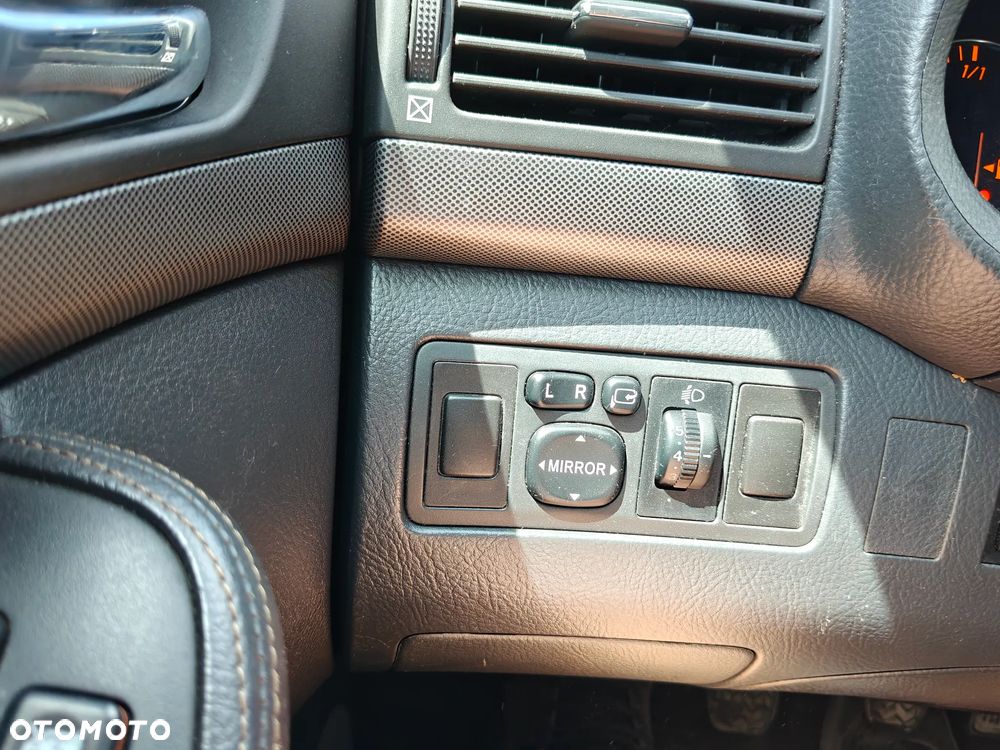 Toyota Avensis 2.0 VVT-i Executive - 21